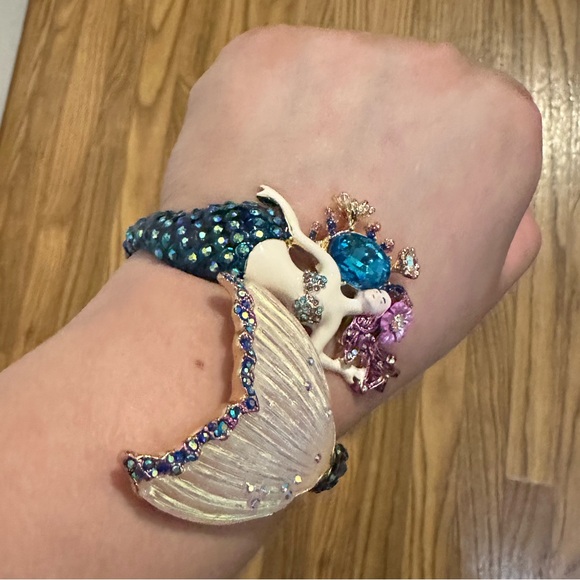 Betsey Johnson mermaid bracelet - Picture 11 of 14